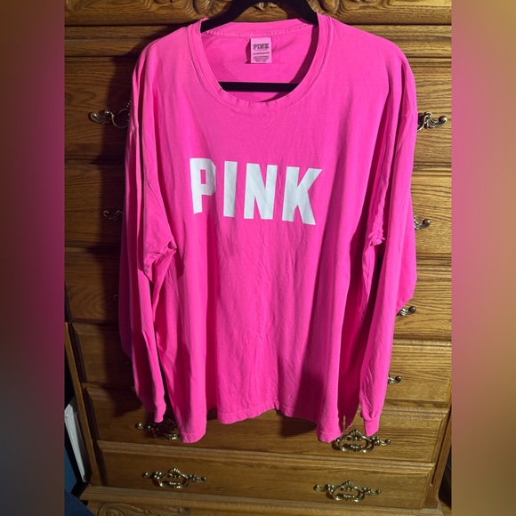 Victorias Secret ATOMIC PINK Long Sleeve Campus T Shirt
Barbie Pink 
HTF - Picture 1 of 7